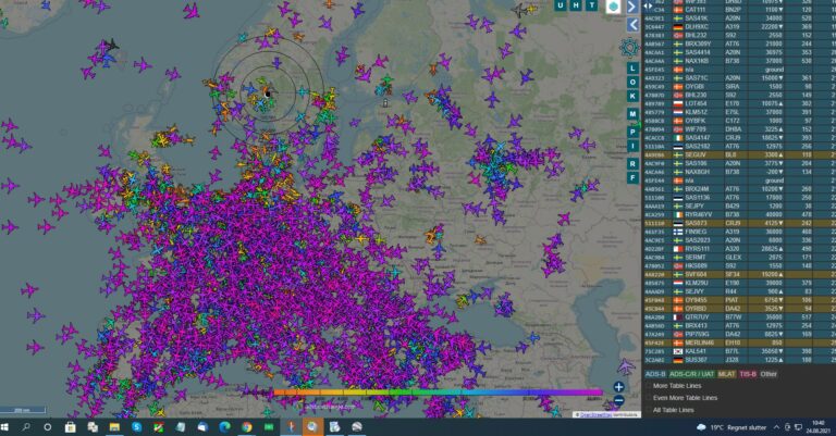 Sivil og militær flytrafikk Europa kl. 10.45 24.08 2021.